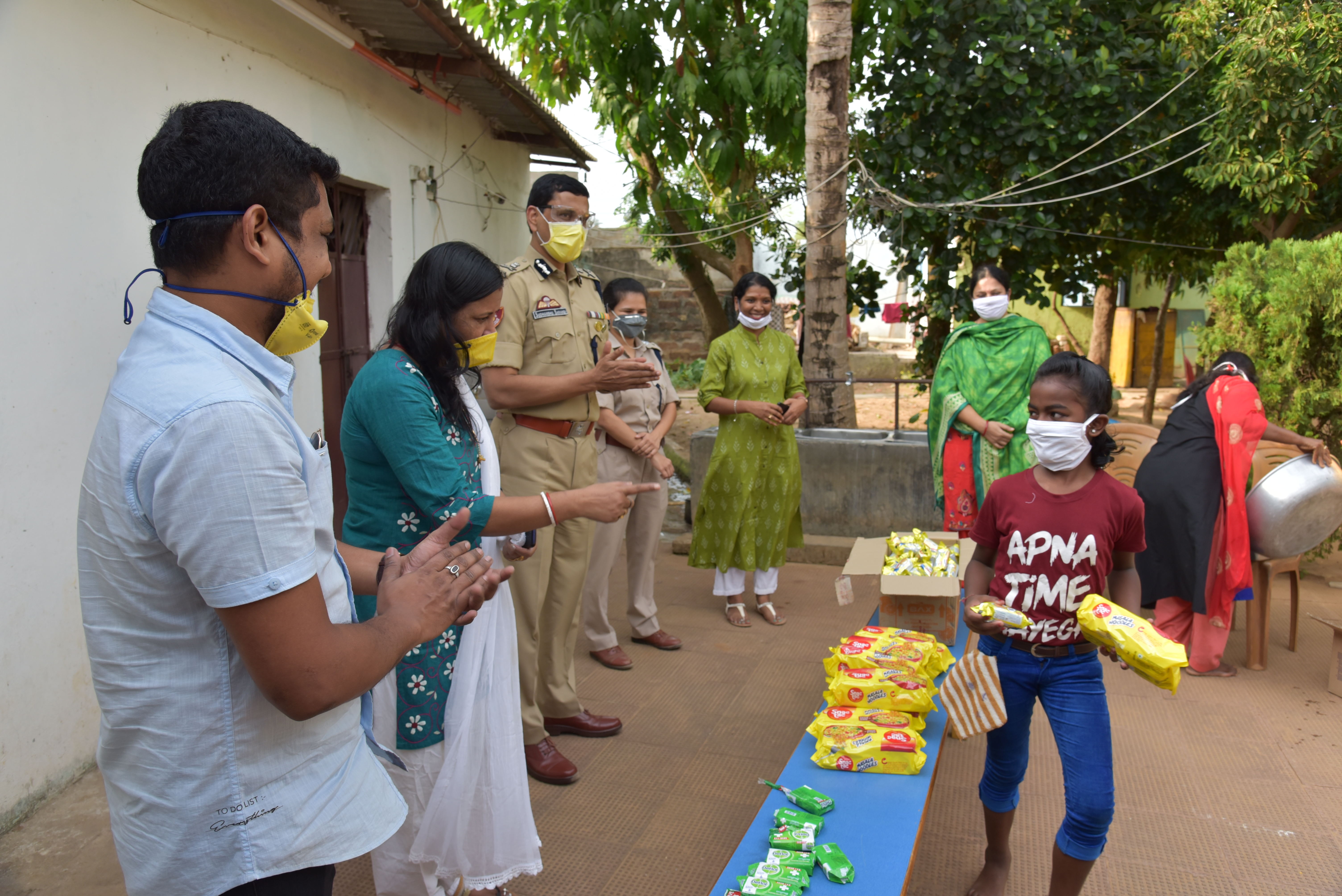 Distribution of soaps, eatables & fruits to the inmates at Jeevan Jyoti Sevashram Kolathia on 20.04.2020.