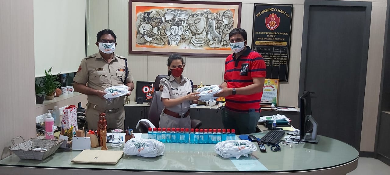 Thanks to Balaji group of Companies for donating Pocket Sanitizers, Masks, Stop Boards &  Canopies etc to our men in their fight against COVID19 pandemic. 30.06.2020.