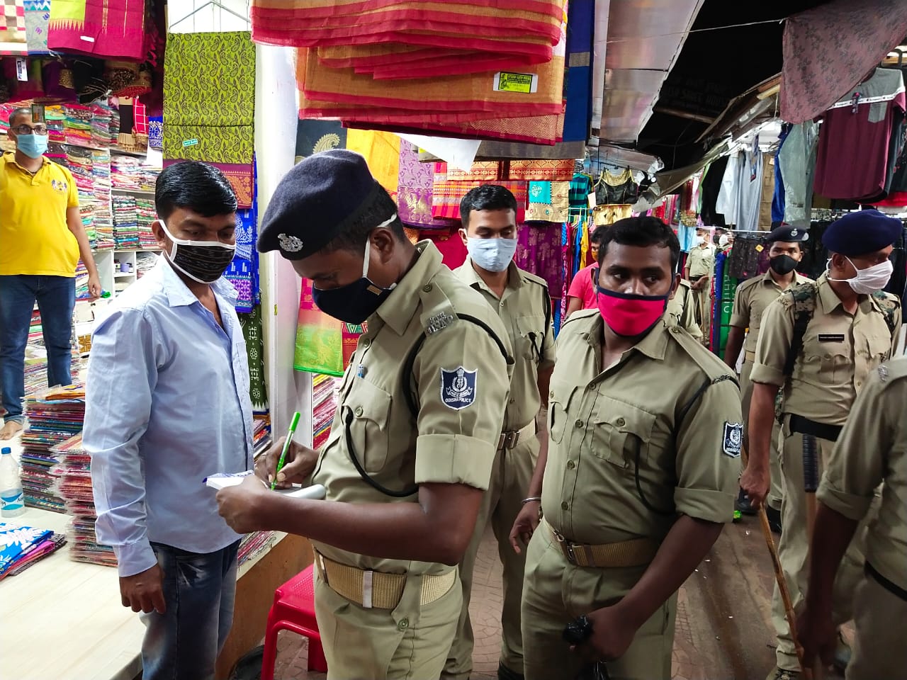 Enforcenent of COVID19 guidelines at Unit I Hata under Capital P.S dcpbbsr on 20.09.2020  to ensure  Social Distancing & Face Masking.