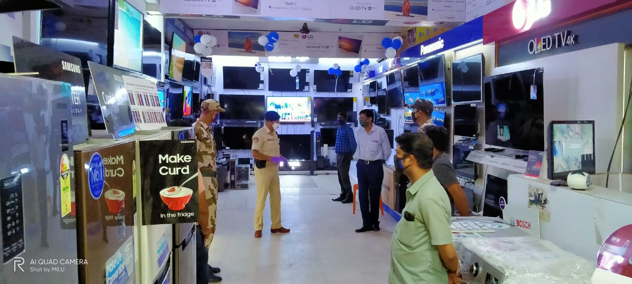 Enforcement drives for implementation of Covid-19 guidelines at Bapuji Nagar Area under Capital PS on 27.09.2020 by enforcement Team.
