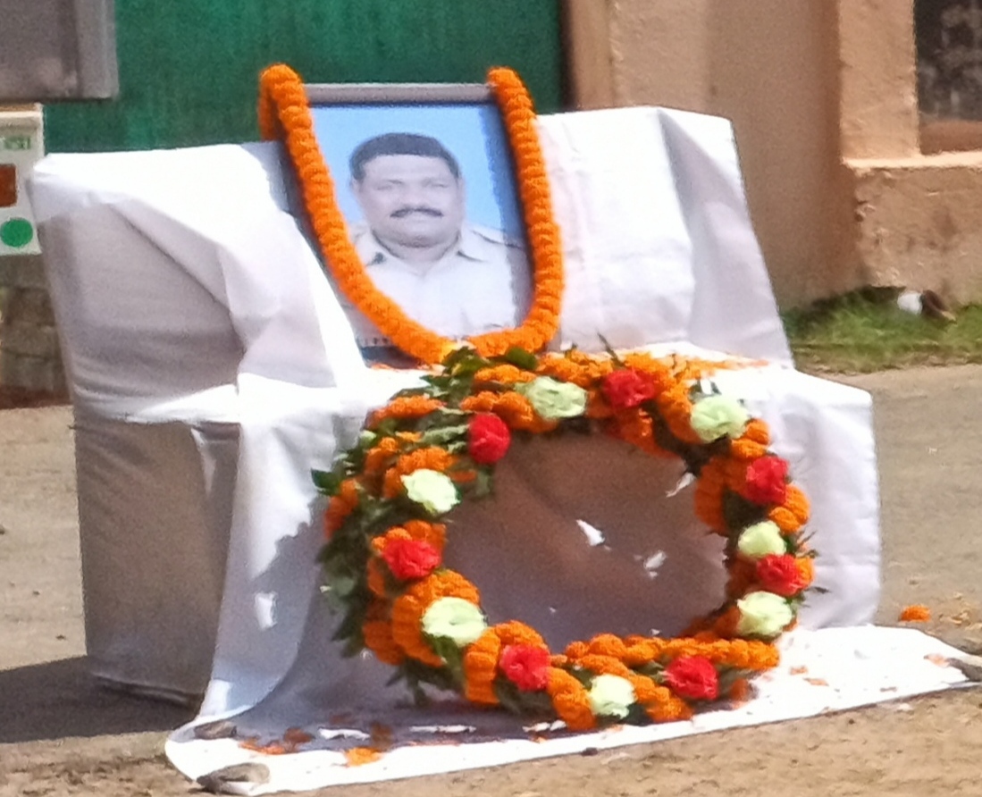 With a heavy heart we bid farewell to one of our Corona Warriors ASI Braja Kishore Dalai of Shree Lingaraj PS , BBSR UPD succumbed to Covid19 infection acquired in line of duty . We salute him for his sacrifice. 17.10.2020.