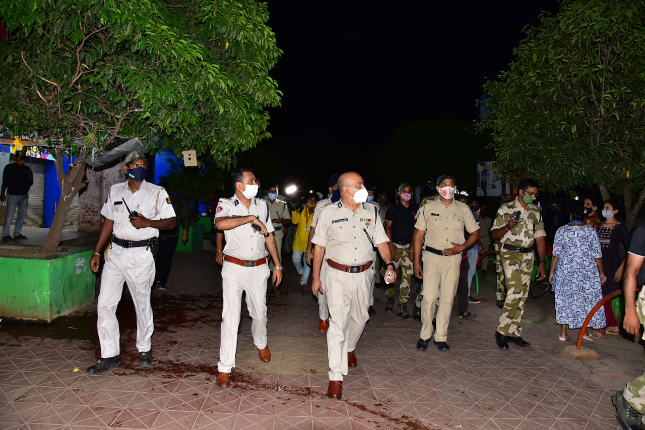Enforcement of Corona Curfew by Senior officers