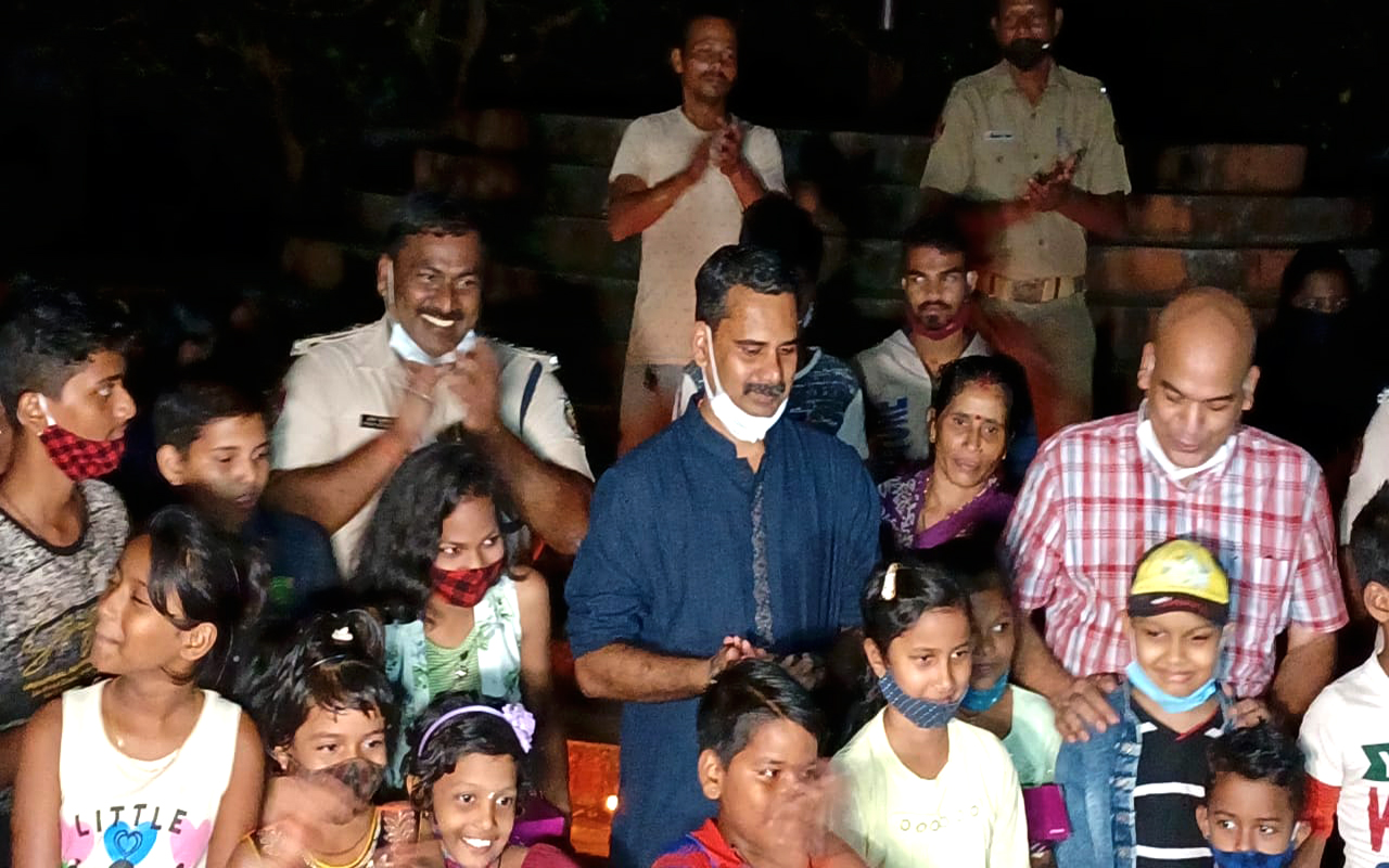Celebrated of “Diwali” with children’s of Neheru Basti under Nayapalli PS on 04.11.2021.