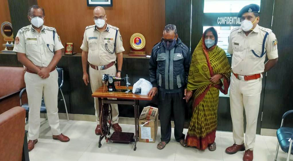 On 28.01.22 Sri Saumyendra Ku. Priyadarsi, IPS, Commissioner of Police, Bhubaneswar-Cuttack pleased to provide a Sewing Machine.