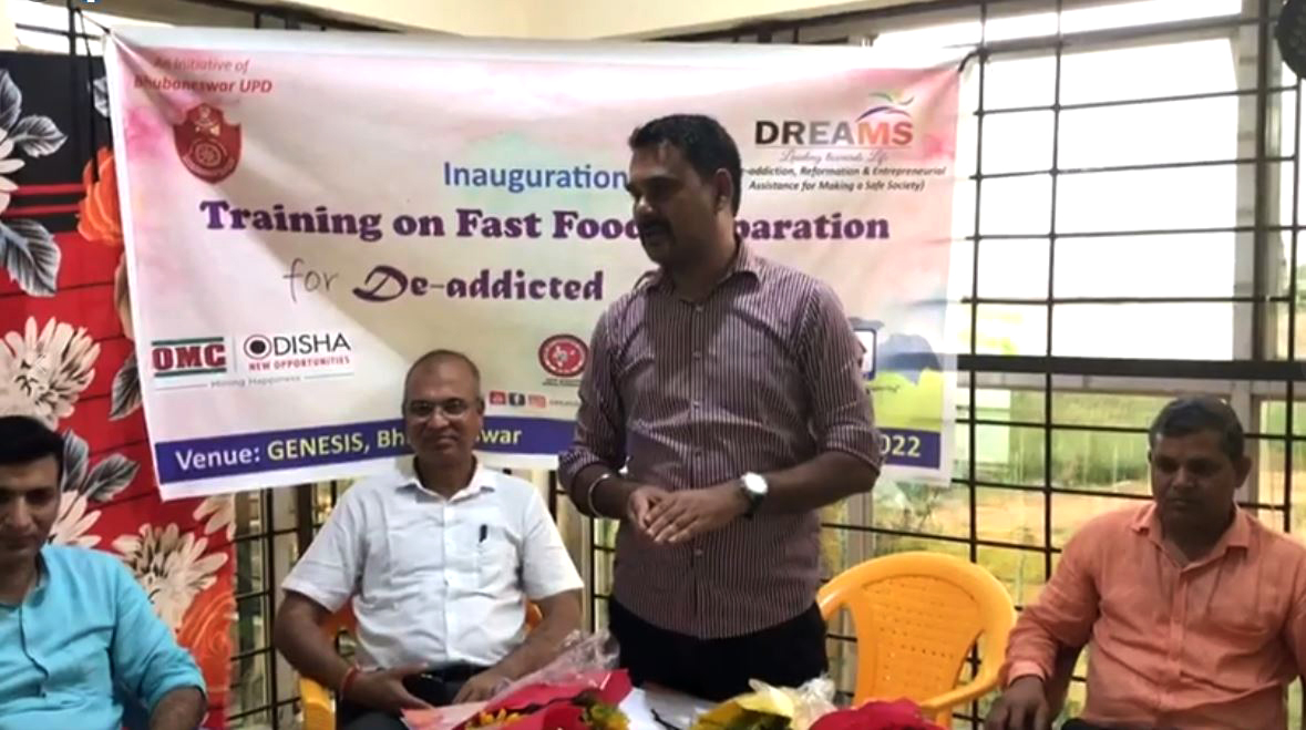 Inauguration of Training on fast food preparation for De-addicted Dreamers on 25.04.2022.