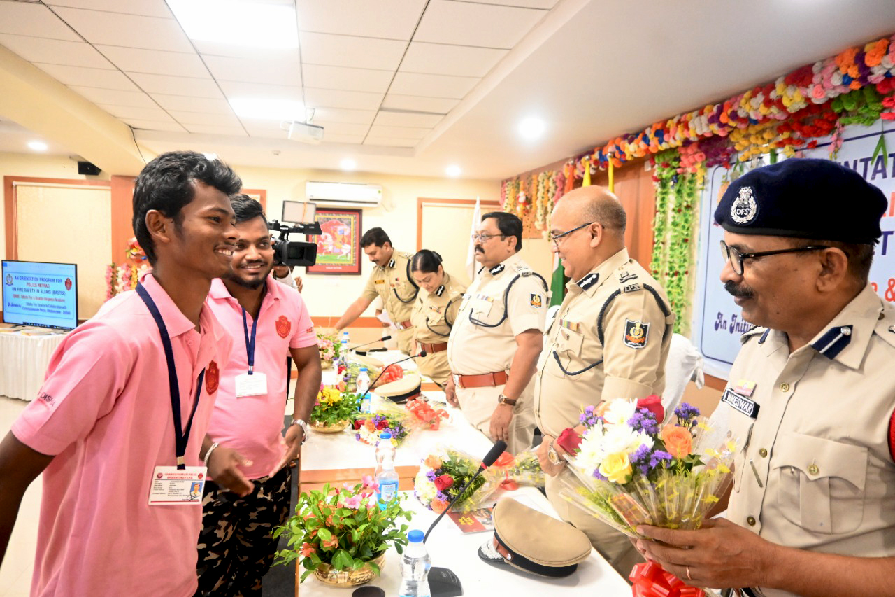 One day of Fire Safety Training was given to 200 Police Mitras at Fire Service Academy, Bhubaneswar on 29.04.2022.