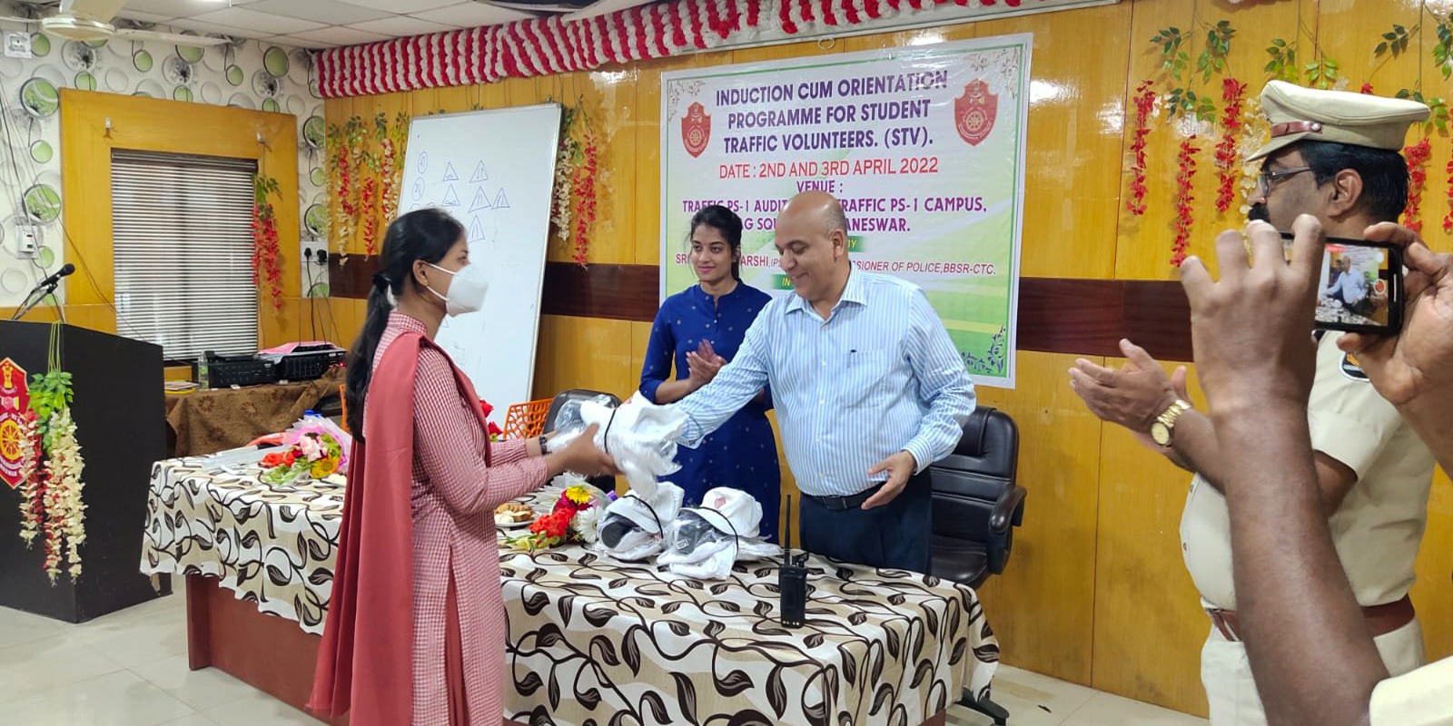 Traffic orientation-cum-training of Student Traffic Volunteers (STVs) was held at Bhubaneswar and Cuttack from 02.04.2022 to 03.04.2022.