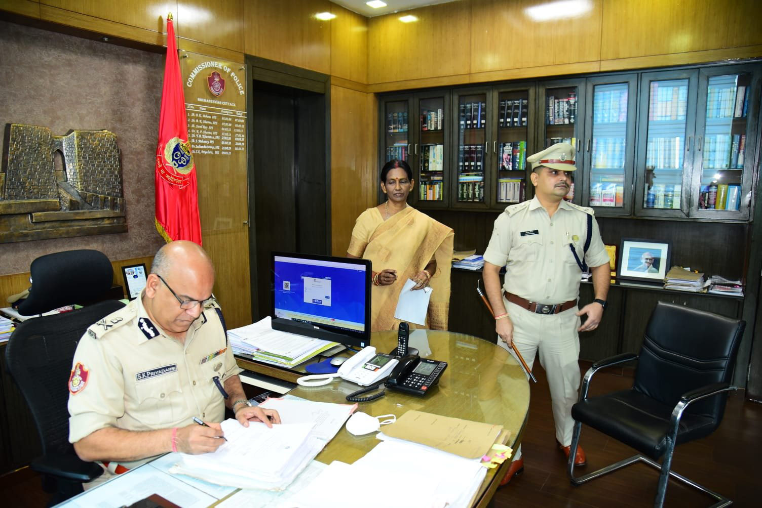 Sri Pinak Mishra, IPS, assumed charge as DCP, Cuttack UPD at the Commissionerate Police Hdqrs. on 09.05.2022.