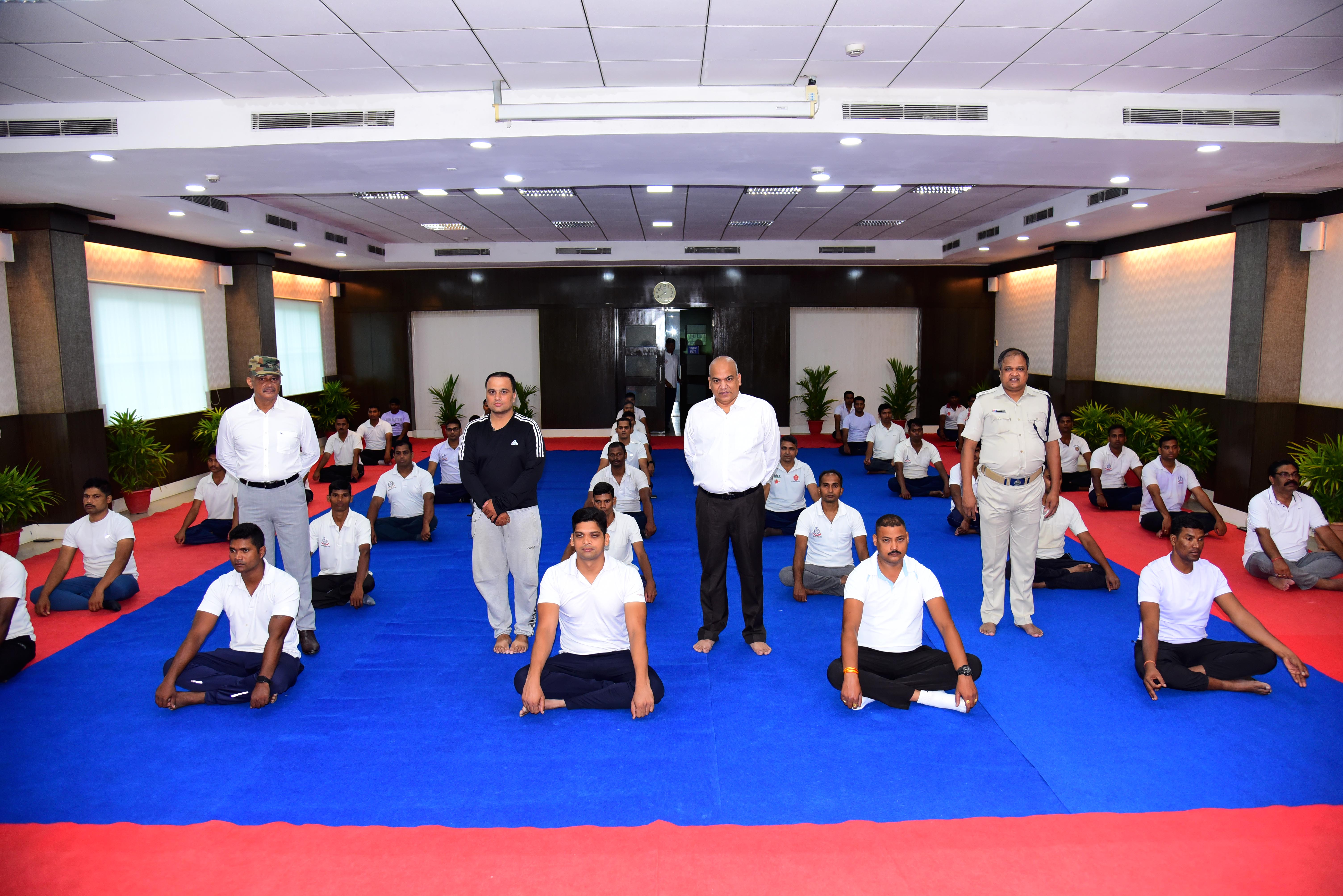 Observation of “World Yoga Day” by Commissionerate Police, Bhubaneswar-Cuttack at Police Seva Bhawan, Bhubaneswar on 21.06.2022.