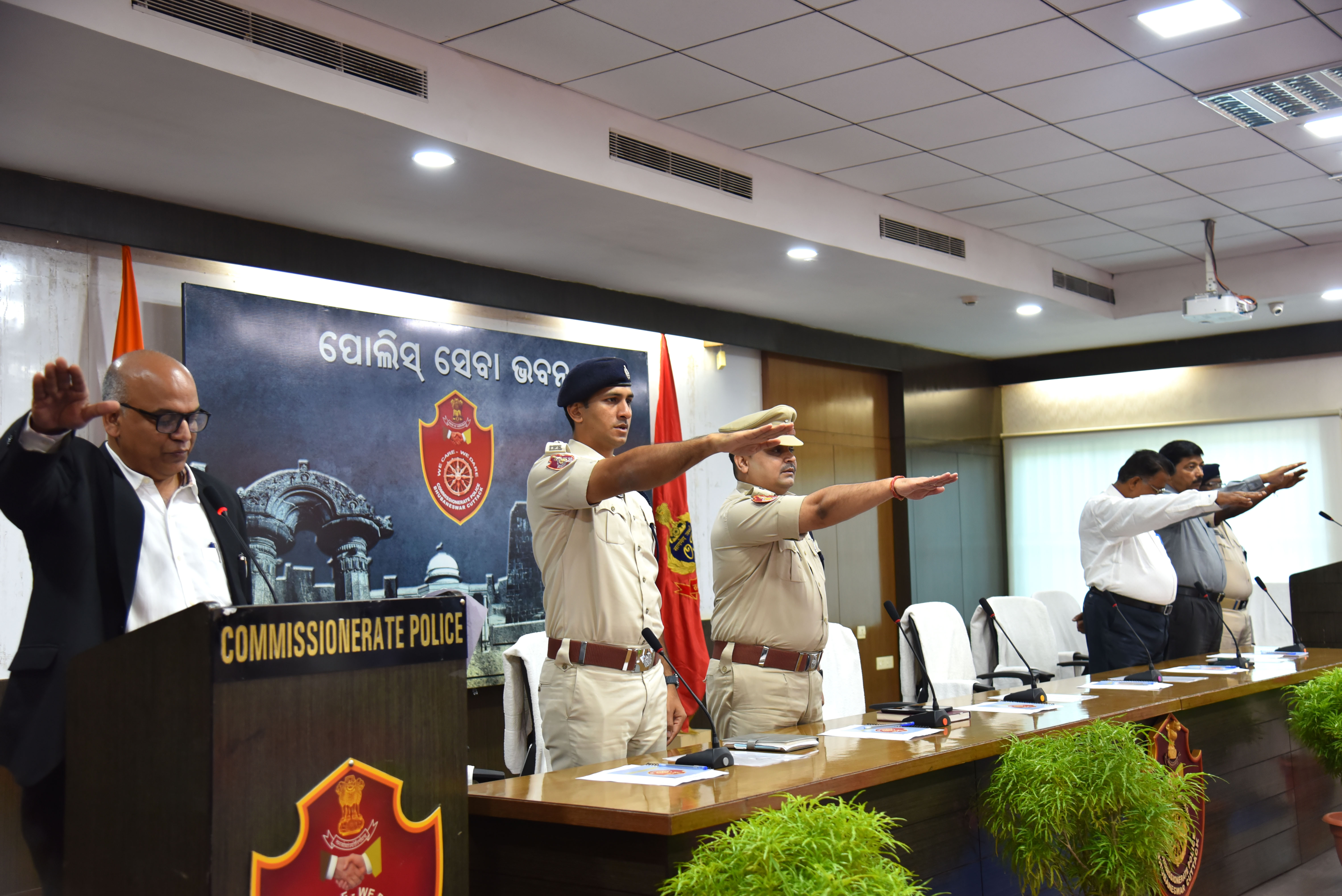 On the occasion of “Samvidhan Diwas” the Commissionerate Police Bhubaneswar-Cuttack took Oath on 26.11.2022 “Constitution Day” to promote values among the citizens.