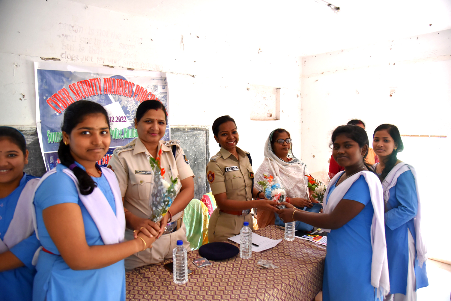 The Cyber and Traffic Awareness Programme was done by ACP Anjana Tudu, IIC Cyber PS Rasmita Jena with her staffs along with Traffic SI at Banamalipur Govt. High School under Balipatana  PS.  Bhubaneswar on 17.12.2022.
