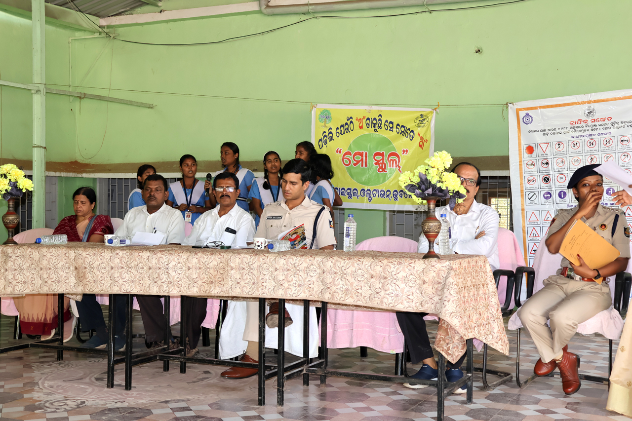 We had a warm session on Cyber Crime Awareness on 09.02.2023 at B M High School under Lingaraj PS.