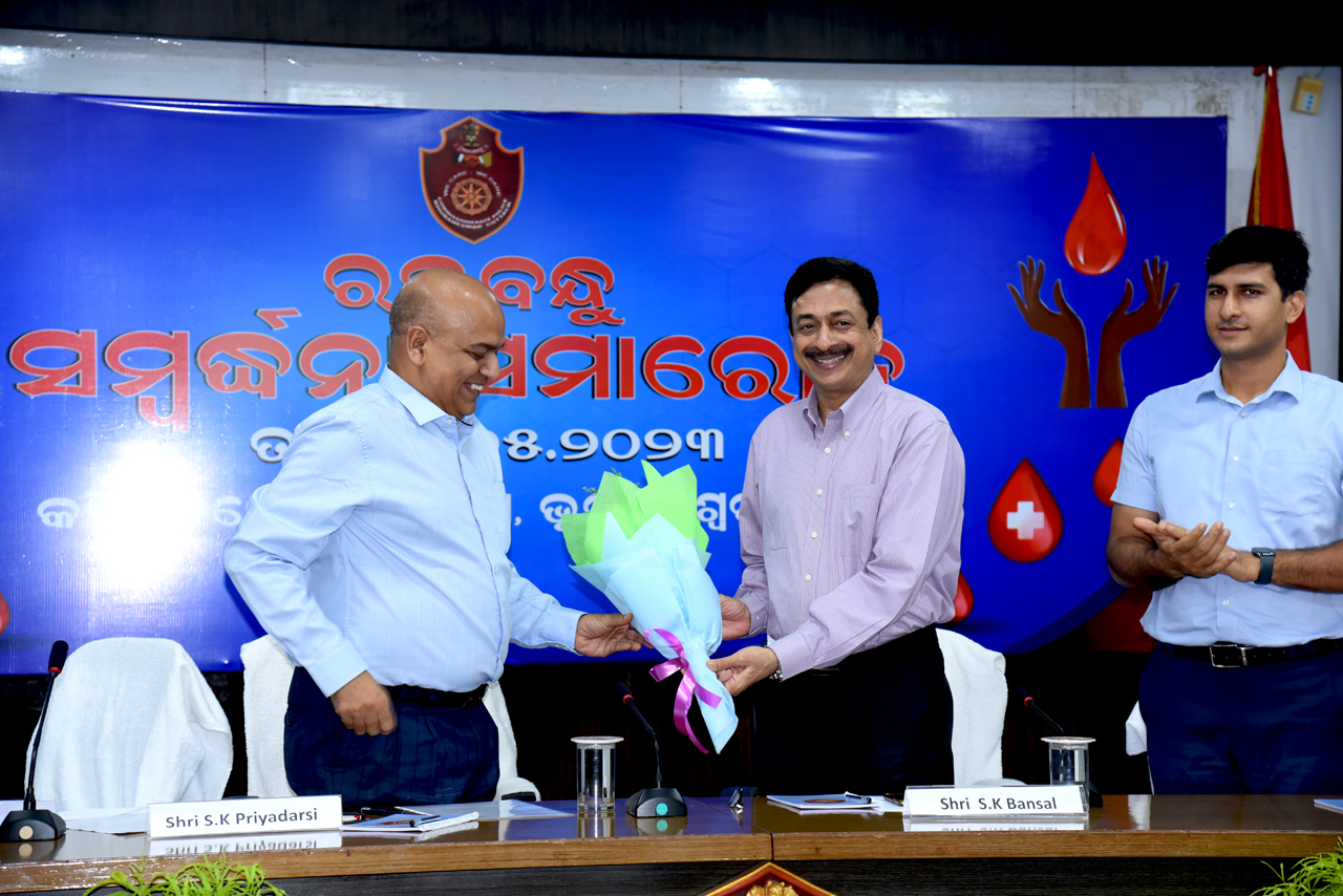 DGP Odisha felicitated “RaktaBandhus” who donated blood to the needy patients at Police Seva Bhawan, Bhubaneswar on 25.05.2023.