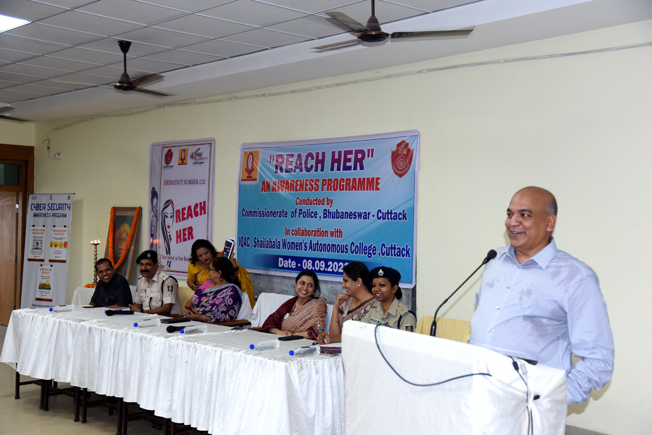 Shailabala Women’s College is one of the oldest women’s colleges in the country, established in the year 1913. Commissionerate Police Reached out to its students and faculties on Mental Health, Suicide Prevention, Cyber Crimes. “REACH HER” Programme, an initiative to ensure the safety and security of women was also conducted on 08.09.2023.