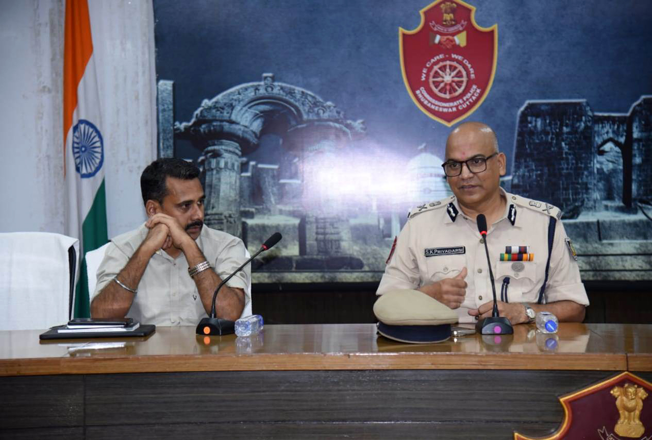 On the occasion of National Sports Day, our police sports personnel were felicitated by Sri S.K. Priyadarsi, Commissioner of Police, and Dr. Umashankar Dash, Addl. Commissioner of Police at CP Hdqrs., Bhubaneswar on 29.08.2023.