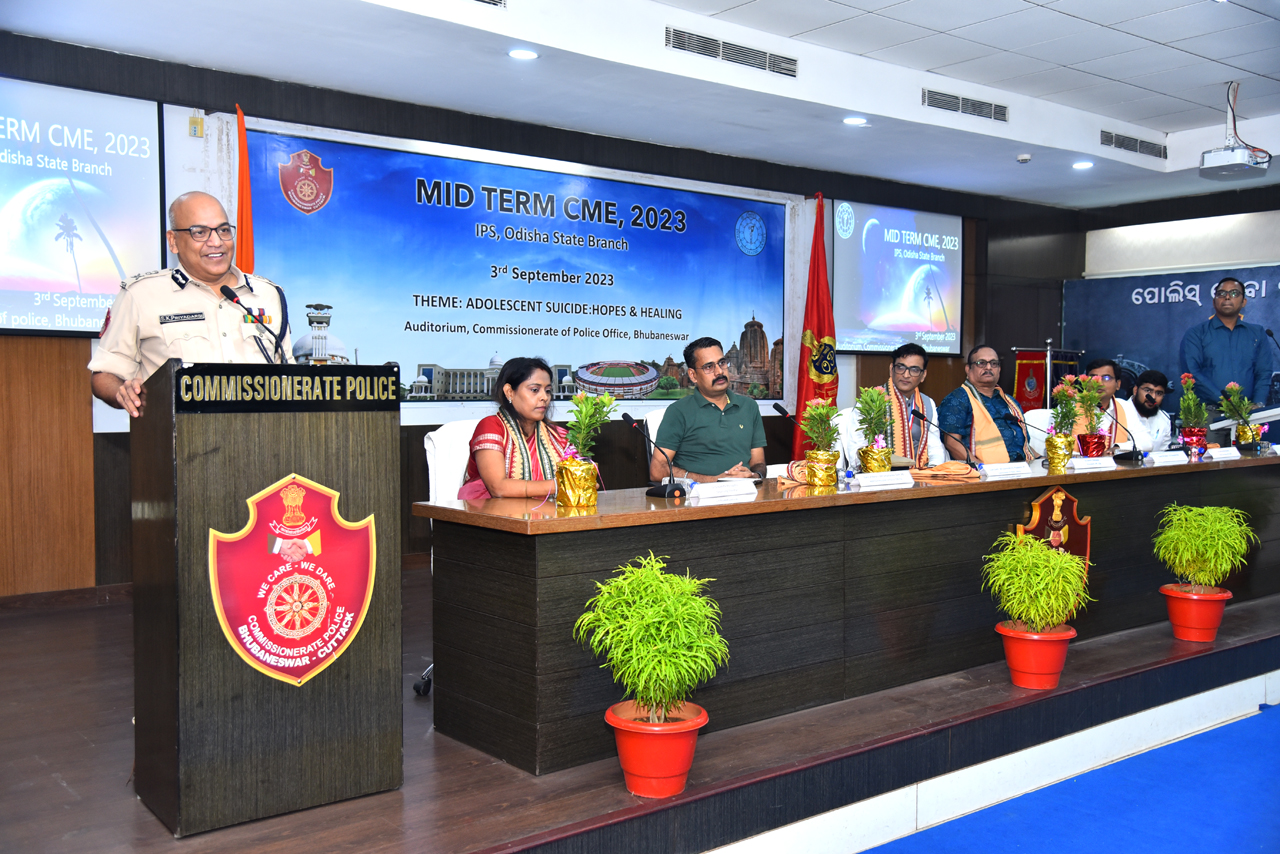 In this Suicide Prevention Month, a  session titled “Adolescent Suicide: Hopes and Healing” was held at CP Hdqrs., Bhubaneswar on 03.09.2023.  The event aimed to address the issue of adolescent suicide and provide insights into its prevention, with specialists sharing their perspectives.