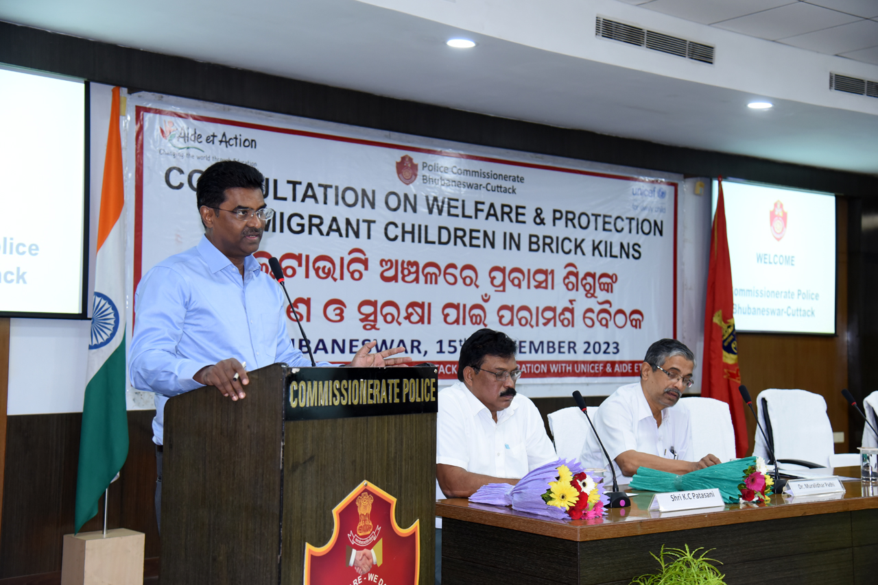 On 15.11.2023, an insightful program on “The Welfare and Protection of migrant children in Brick Kiln” led by Commissionerate Police, BBSR-CTC took place in the Conference Hall of Police Seva Bhawan, Bhubaneswar.