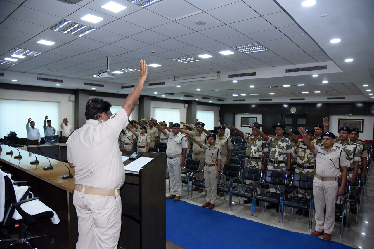 On this Vigilance Awareness Week, officers pledged on 30.10.2023 to uphold the law, refuse to engage in or endorse bribery, prioritize public welfare, and serve the citizens with the utmost integrity and honesty.