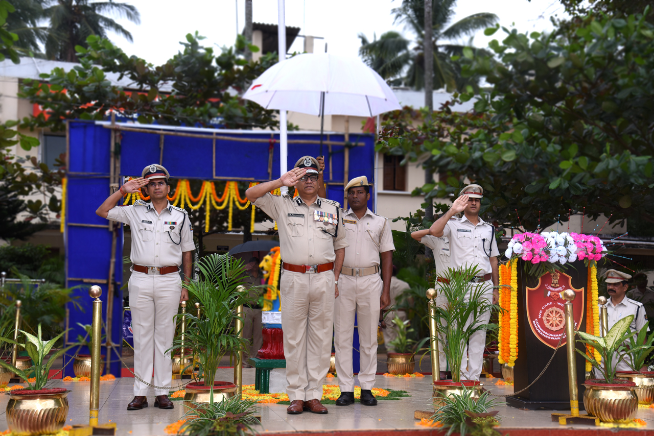 “Rain couldn’t dampen the spirits at the Home Guard Day celebration! Commissioner of Police, joined by Addl. Commissioner of Police, DCP Bhubaneswar, and more recognized excellence. Festivities included a speech by the Commissioner of Police, Sri S.K. Priyadarshi, a dynamic parade by Home Guards, and a momentous award ceremony on 06.12.2023.