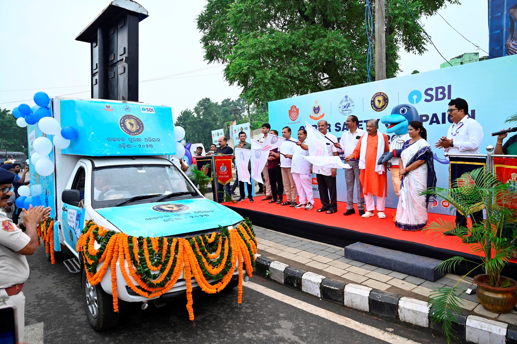 Inauguration of the Cyber Rath Bhubaneswar UPD Programme in the city with great enthusiasm along with the Leaders, Cyber Experts, Enthusiasts and Public on 02.10.2023.