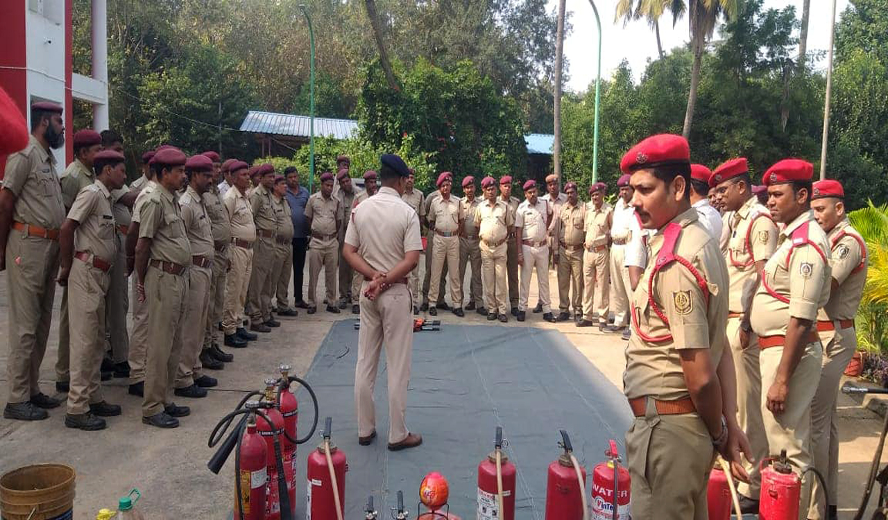 120  Home Guards of Bhubaneswar UPD were imparted training under a comprehensive fire safety programme organized by Bhubaneswar Municipal Corporation on 20.12.2023.