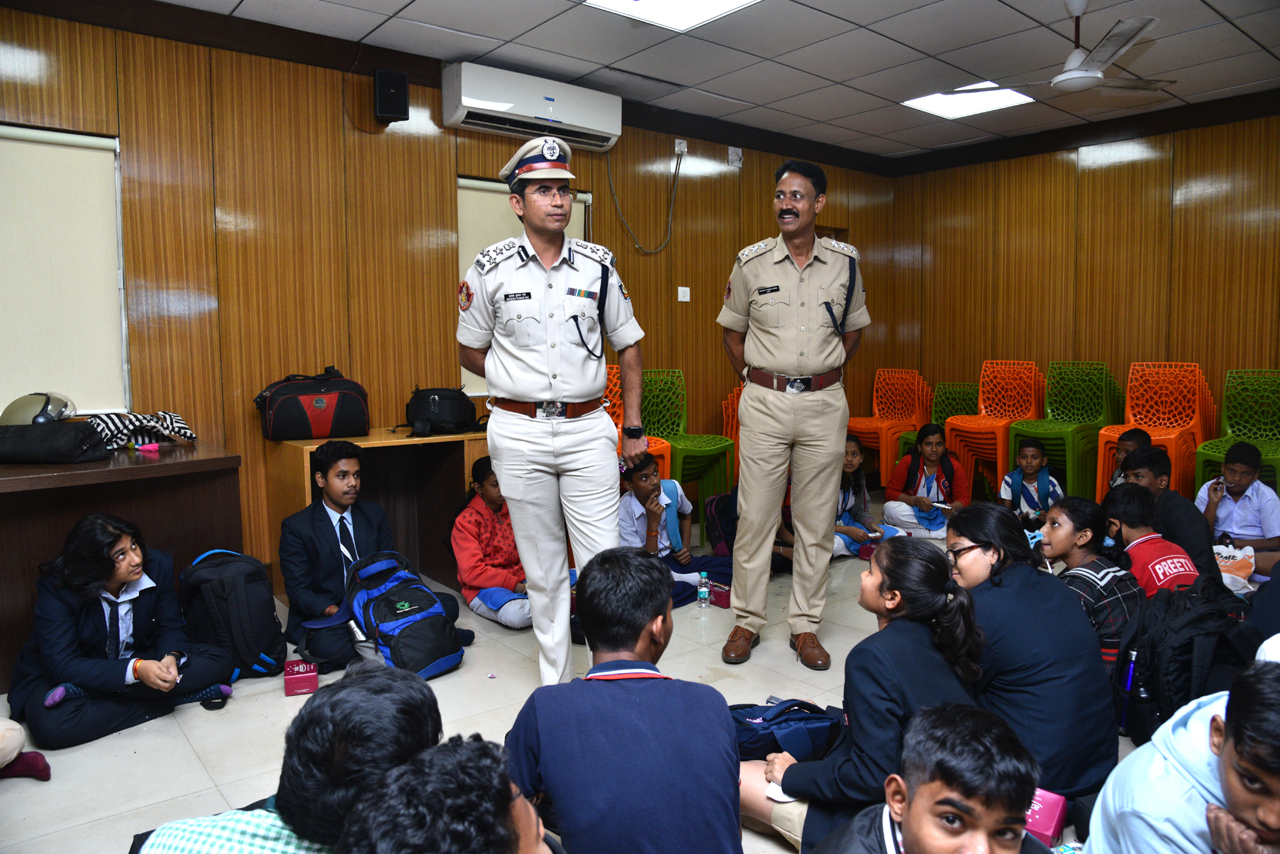 A painting competition of school students between classes 6th-9th was organised by Traffic Wing at Traffic Auditorium, AG Square, Bhubaneswar on 05.01.2024.
