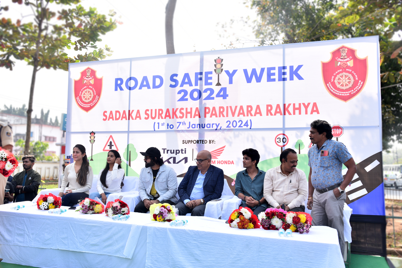 Spreading Road Safety Awareness with Ollywood Stars on 03.01.2024: Ollywood stars Sabyasachi, Elina, Sivani Sangita, Divya, and Sailendra joined Commissionerate Police to inspire and promote road safety awareness.