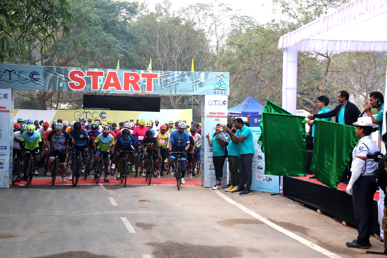 On 11.02.2024 Sri Sanjeeb Panda, IPS, Commissioner of Police, and Sri Anant Pattnaik, Vice President of HDFC Bank & President of BCAC,  flagged-off the race from the Ashoka Pillar on the foothills of Dhauli Peace Pagoda and awarded the Winners.
