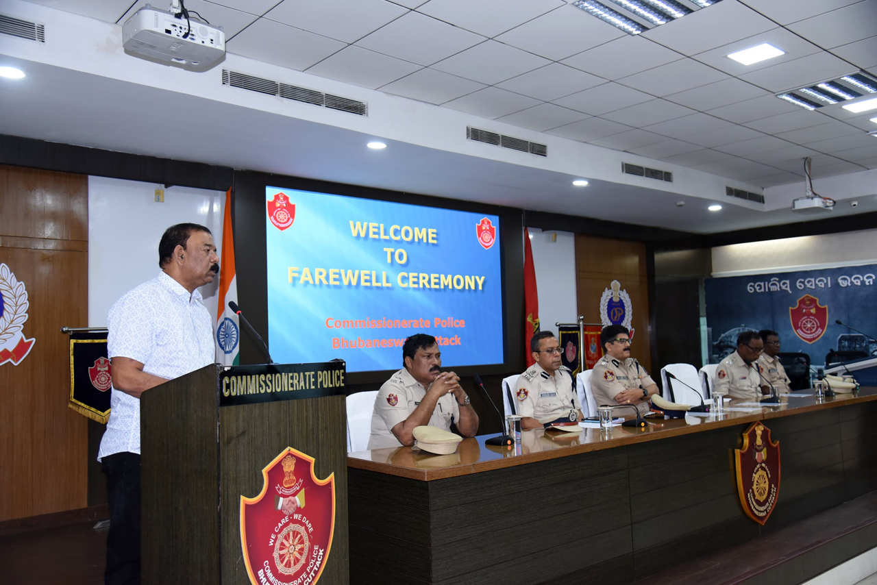 A Farewell meeting was organised to honour the retired Police Personnel of Twin City Bhubaneswar-Cuttack at the Conference Hall of Commissionerate Police Hdqrs., Bhubaneswar on 29.02.2024.