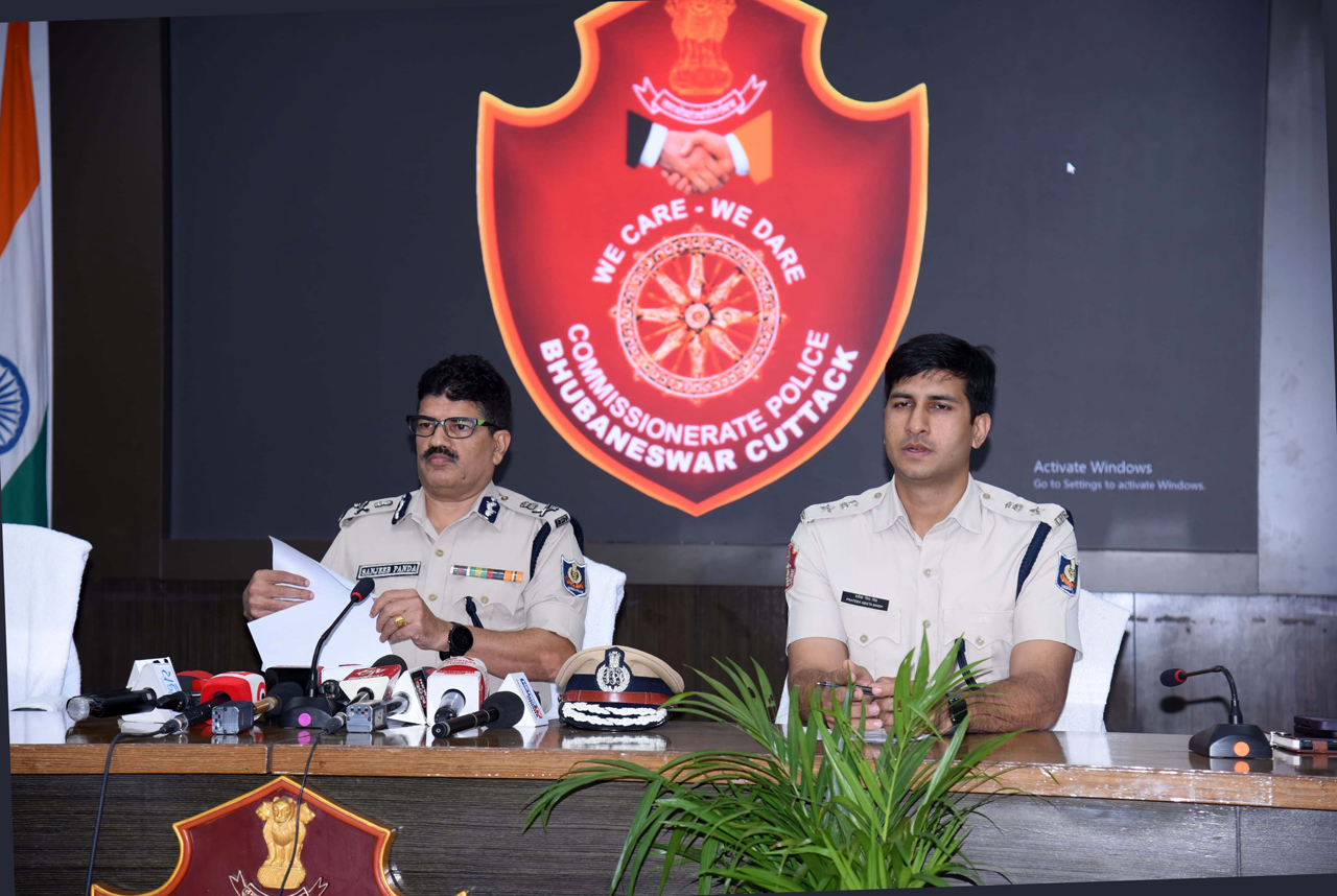 On 13.04.2024 Swift action by Bhubaneswar UPD cracked Case No 276/24, revealing a notorious burglary gang’s operations. Accused persons Kajal, Bitu, Madhu & Sudam and ( Owner of Jagannath Jewellery) receiver nabbed, along with seized items. The gang’s modus operandi and extensive criminal record underscore the need for vigilant community policing.