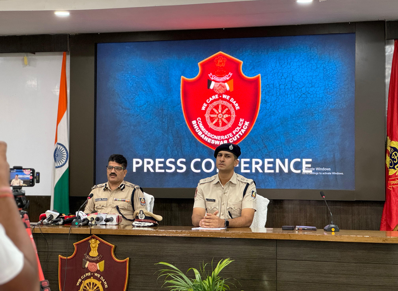 On 13.05.2024 Commissionerate Police cracks down on road robbery, gold chain & bracelet snatching spree! -Bishnu Prasad Jena @ Chandan (22) apprehended with seized items: motorcycle, mobile, 200g gold, ₹2L cash. Expert in solo snatching, involved in 14 criminal cases and 17 prior cases, now behind bars.