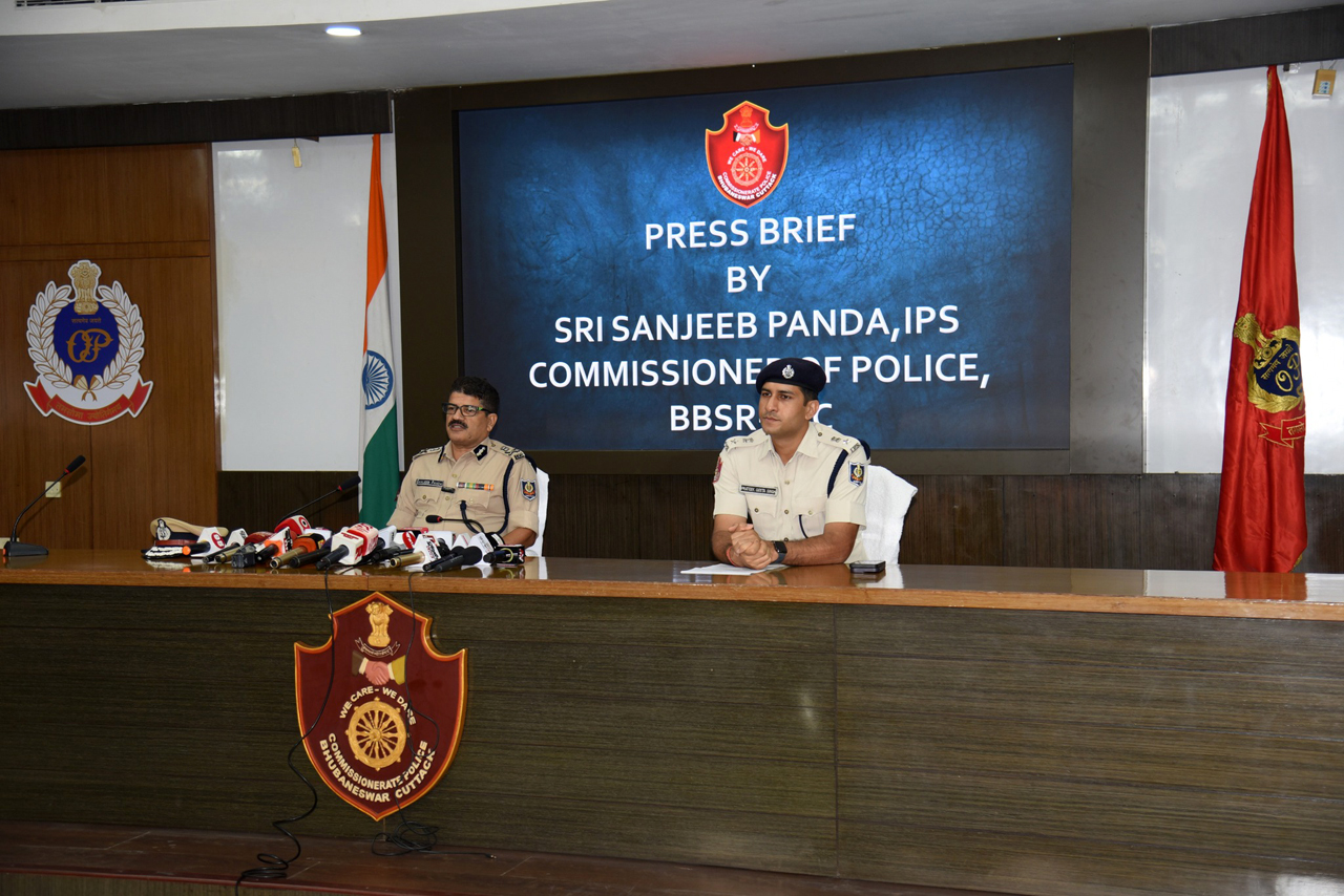 Operation White Spider-Under Khandagiri PS Case No. 546, dated 13.08.2024, we intercepted a vehicle loaded with 101 kg of Ganja near Kharvel Park, Bhubaneswar. Two individuals were arrested: Sanjib Kumar Sethi @ Muna (34) from Kandhamal, Badal Mahakud (26) from Kandhamal. Seized: Ashok Leyland Dost Plus, Tempo No. OD-02-CA-4339, 101 KG of Ganja, Two Mobile Phones.