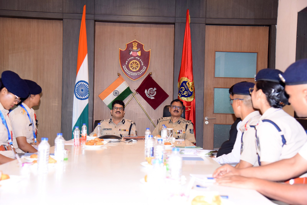 On 23.9.2024, the Officer trainees of the North Eastern Police Academy (NEPA), Shillong visited the Commissionerate Police, Bhubaneswar-Cuttack to gain an in-depth understanding of urban policing systems. The group, comprising five Deputy Superintendents of Police (DySPs) and ten Sub-Inspectors (SIs) from Assam,  Meghalaya, Nagaland and Manipur, called on Sanjeeb Panda, Commissioner of Police. On this occasion, Commissioner of Police, Sri Sanjeeb Panda, addressed the trainees and provided an extensive overview and operations of the Twin City Commissionerate system.