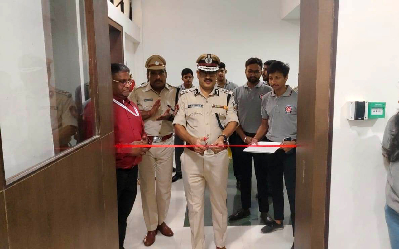 On 24.09.2024 205 units of blood were collected under the aegis of XIM University organised by IRCS, RB, Commissionerate Police Bhubaneswar-Cuttack. CP Sri Sanjeeb Panda, IPS graced the camp as Chief Guest and inaugurated the camp in the presence of Registrar Mr. Antony, Pr Jyoti Sahoo & DC & Joint Sec., Sri Lalitendu Mohanty. The Red Cross blood bank of Bhubaneswar collected the blood.