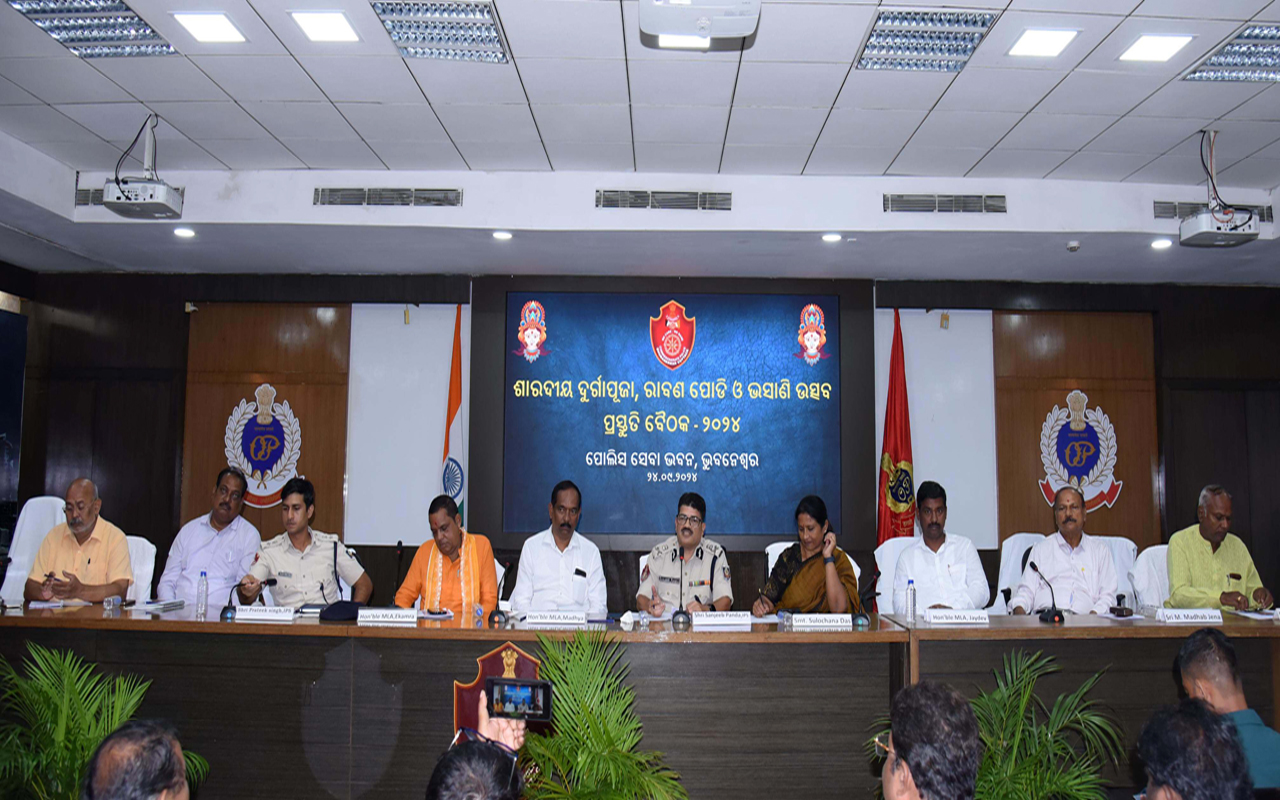 A press briefing regarding the preparatory meeting for the upcoming Durga Puja was held  in the Conference Hall of the Commissionerate Hdqrs., Bhubaneswar on 24.09.2024.