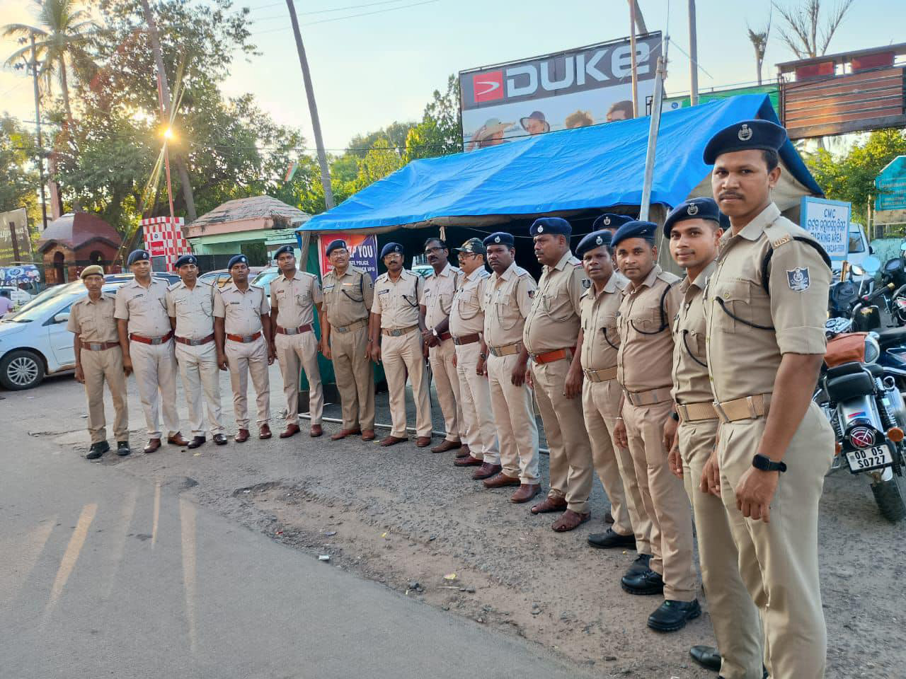 On 11.10.2024 Commissionerate Police, Cuttack UPD opened 35 aid posts in the town which will be functioning during the evening hours from 4.00 pm to 12 midnight or till the clearance of the major traffic & crowd. During Ashtami and Dashmi, the aid posts will be functional in the morning hours also. We are dedicated to serving the people. We appeal to all people to help the police in ensuring a peaceful Puja season.