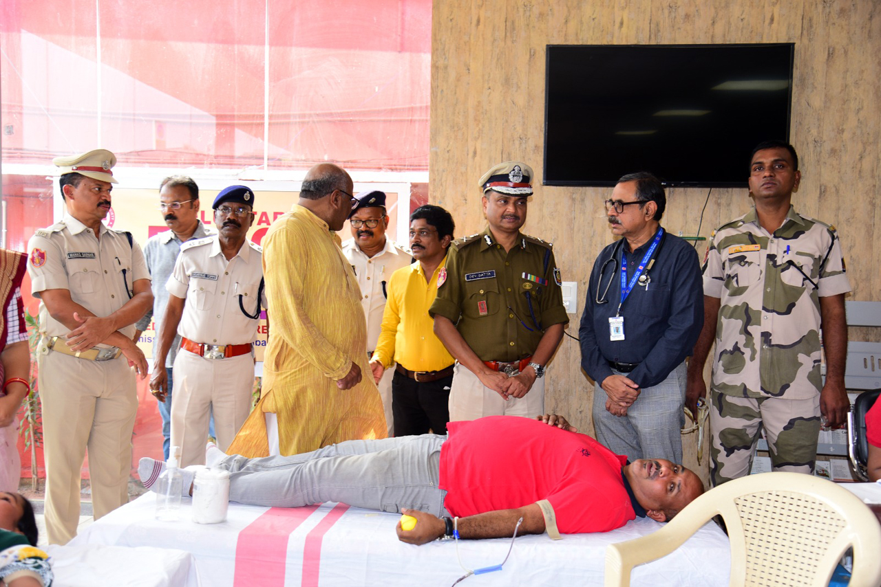 On 30.12.2024 Commissionerate Police, Bhubaneswar-Cuttack organized a blood donation camp at Capital Police Station with the IRCS, RB, Commissionerate Police, collected 208 units of blood. Police personnel and Unit-1 market residents actively participated. CP Dr. S. Dev Dutta Singh and Addl. CP Dr. Umashankar Dash honored donors with certificates.